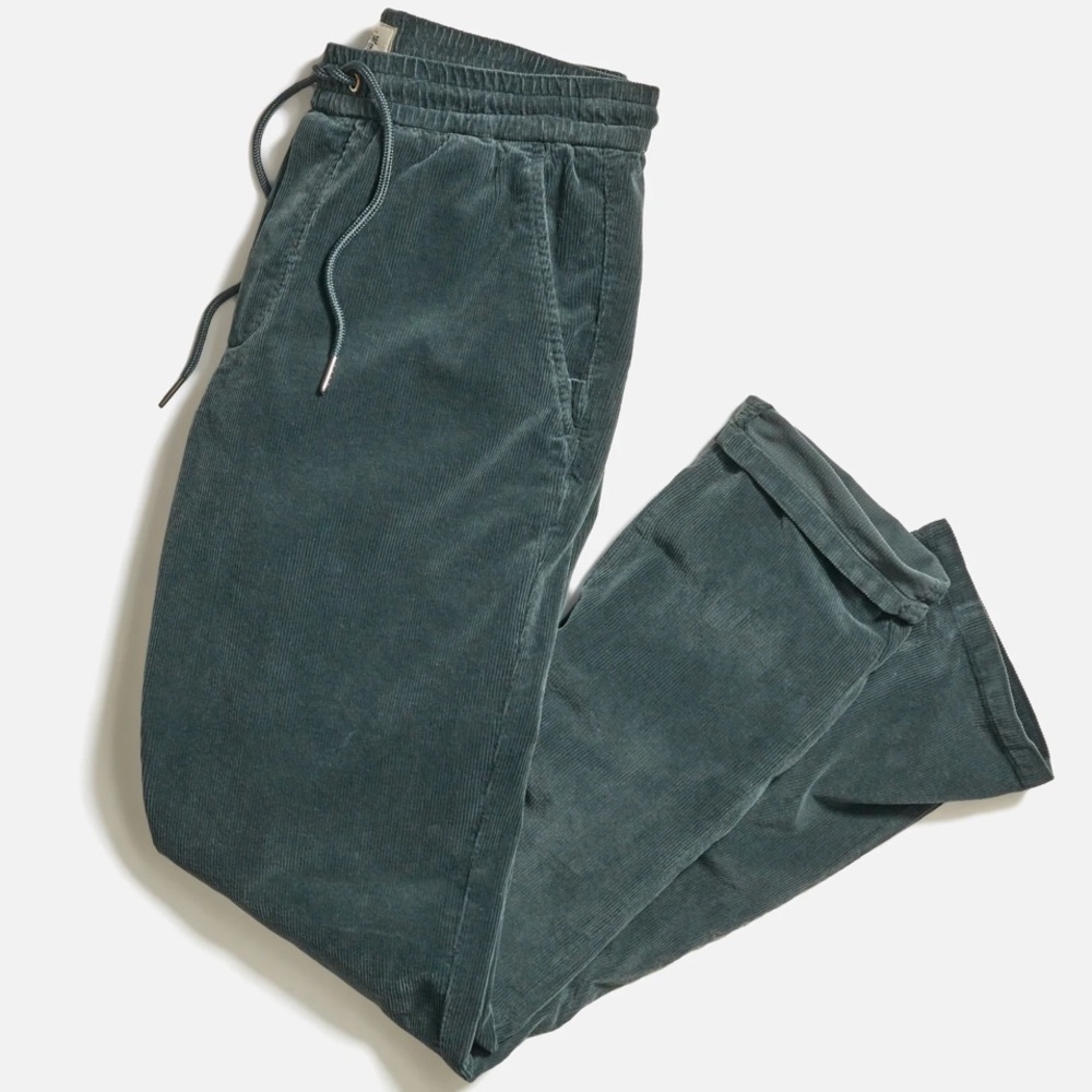 Men's Marine Layer size L Saturday Slim Straight corduroy in Green Gables. NWT!